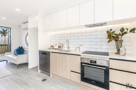 Photo of property in 42d Farringdon Street, Glen Innes, Auckland, 1072