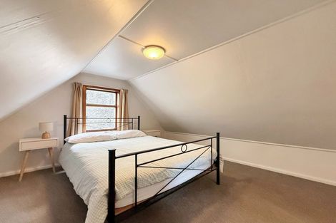 Photo of property in 1 Hawkhurst Road, Lyttelton, 8082