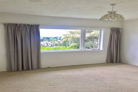 Photo of property in 590 Beach Road, Rothesay Bay, Auckland, 0630