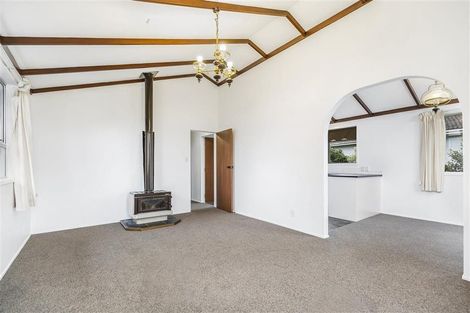 Photo of property in 16 Foyle Place, Glendene, Auckland, 0602