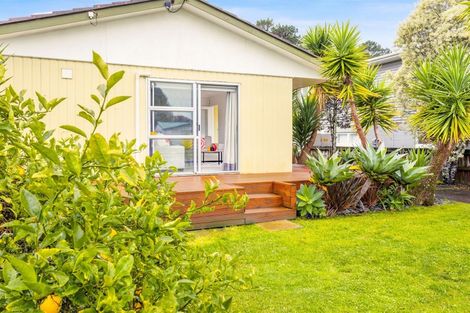 Photo of property in 1/322 Royal Road, Massey, Auckland, 0614