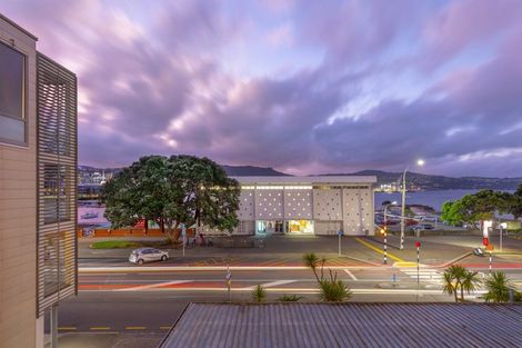 Photo of property in Dorchester Apartments, 144 Oriental Parade, Oriental Bay, Wellington, 6011