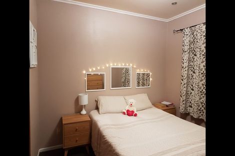 Photo of property in 2/10 Ocean View Road, Northcote, Auckland, 0627