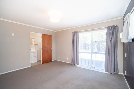 Photo of property in 120 John F Kennedy Drive, Milson, Palmerston North, 4414