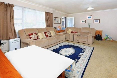 Photo of property in 3/2 Birdwood Avenue, Papatoetoe, Auckland, 2025