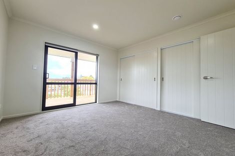 Photo of property in 90a Gossamer Drive, Pakuranga Heights, Auckland, 2010