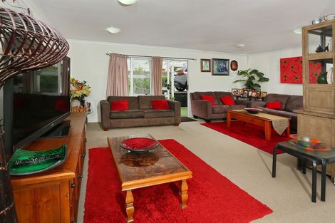 Photo of property in 1/3185 Great North Road, New Lynn, Auckland, 0600