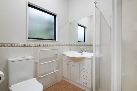 Photo of property in 11 Nottingham Place, Northcross, Auckland, 0630