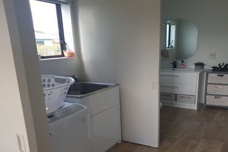 Photo of property in 29b Edgewater Parade, Waiuku, 2123