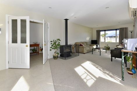 Photo of property in 27 Broadhaven Avenue, Parklands, Christchurch, 8083