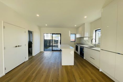 Photo of property in 42b Crestview Rise, Papakura, 2110