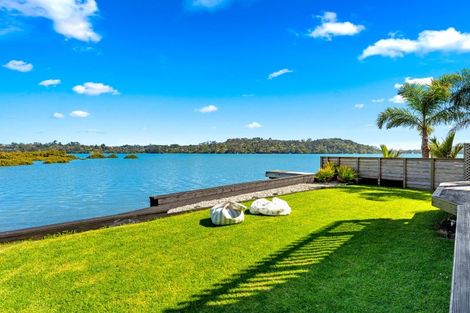 Photo of property in 38 The Terrace, Herald Island, Auckland, 0618