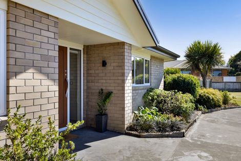 Photo of property in 1 Elizabeth Grove, Stratford, 4332