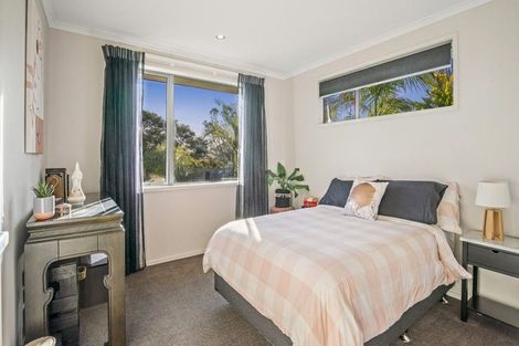 Photo of property in 1154a East Coast Road, Redvale, Auckland, 0794