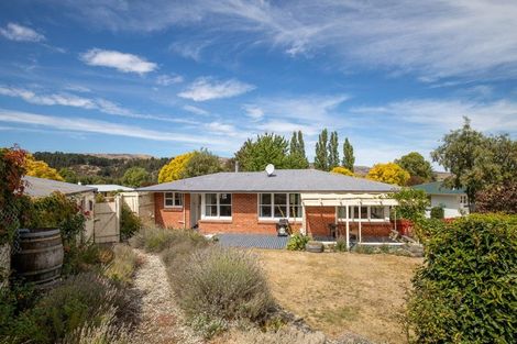 Photo of property in 13 Tamblyn Drive, Lake Roxburgh Village, Roxburgh, 9571