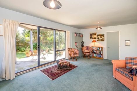 Photo of property in 108 Field Way, Waikanae Beach, Waikanae, 5036