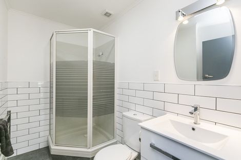 Photo of property in 17a Lochiel Road, Khandallah, Wellington, 6035