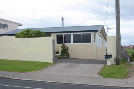 Photo of property in 1321 Whangaparaoa Road, Army Bay, Whangaparaoa, 0930