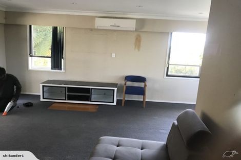 Photo of property in 16 Easton Park Parade, Glenfield, Auckland, 0629