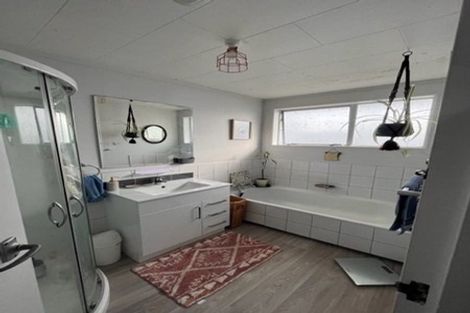 Photo of property in 1/38a Palmer Crescent, Silverstream, Upper Hutt, 5019