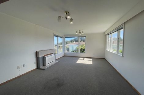 Photo of property in 19 Spenmoor Street, Newlands, Wellington, 6037