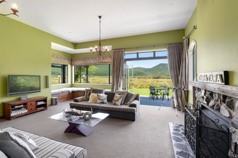 Photo of property in 82 Opoutere Road, Whangamata, 3691