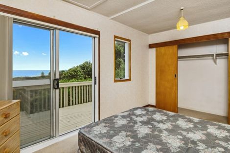 Photo of property in 25 Domain Crescent, Muriwai, Waimauku, 0881