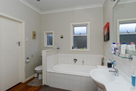 Photo of property in 1002 Sylvan Road, Mayfair, Hastings, 4122