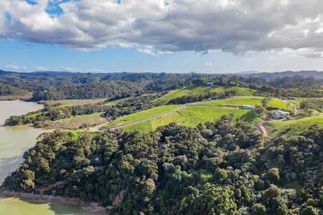 Photo of property in 114a Ranui Road, Karetu, 0283