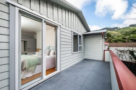 Photo of property in 52 Kiwi Crescent, Tawa, Wellington, 5028