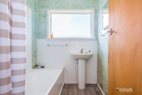 Photo of property in 280 Wellington Road, Wainuiomata, Lower Hutt, 5014