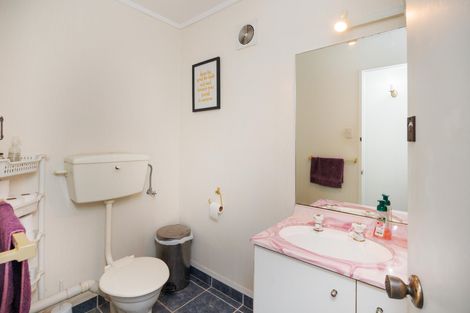 Photo of property in 22 Truscott Grove, Awapuni, Palmerston North, 4412