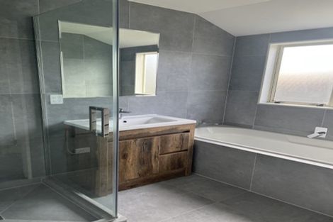 Photo of property in 66 Magic Way, Randwick Park, Auckland, 2105