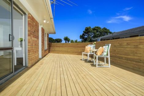 Photo of property in 1/9 Brunton Place, Glenfield, Auckland, 0629
