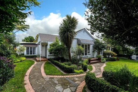 Photo of property in 94 Belt Road, New Plymouth, 4310