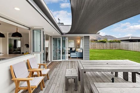 Photo of property in 5 Turnbull Crescent, Wanaka, 9305