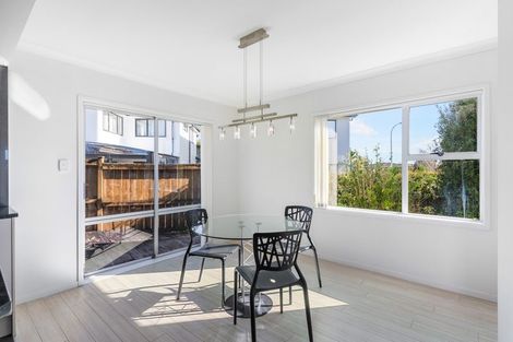 Photo of property in 16 Fielding Crescent, Farm Cove, Auckland, 2012