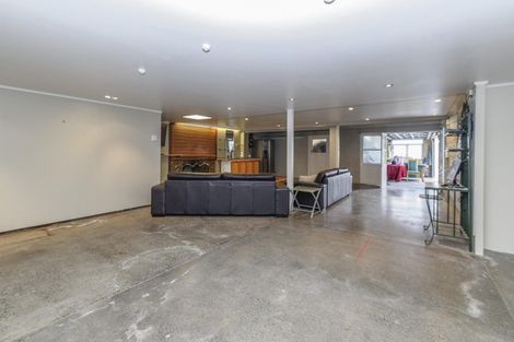 Photo of property in 34 Covil Avenue, Te Atatu South, Auckland, 0610