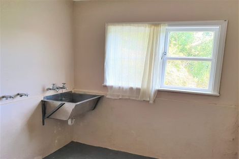 Photo of property in 21 Montgomery Avenue, Karori, Wellington, 6012