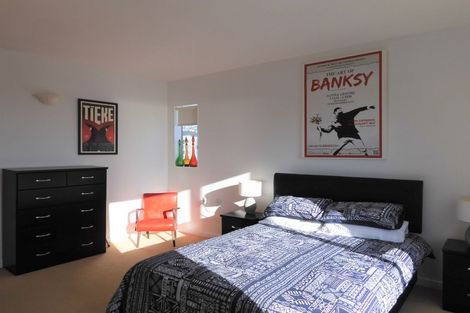 Photo of property in De Vere Apartments, 2/23 Tennyson Street, Te Aro, Wellington, 6011