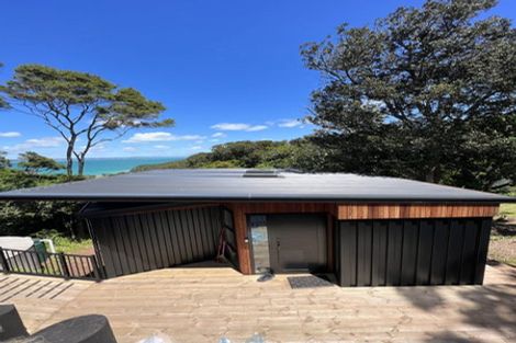 Photo of property in 14 Okoka Road, Omiha, Waiheke Island, 1081