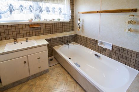 Photo of property in 1 Rata Place, Lansdowne, Masterton, 5810