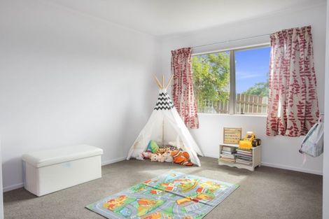 Photo of property in 20a Levant Street, Cannons Creek, Porirua, 5024