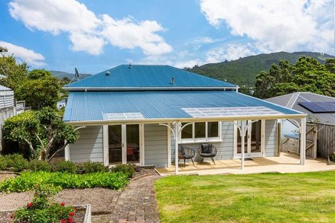 Photo of property in 12 Woburn Road, Northland, Wellington, 6012
