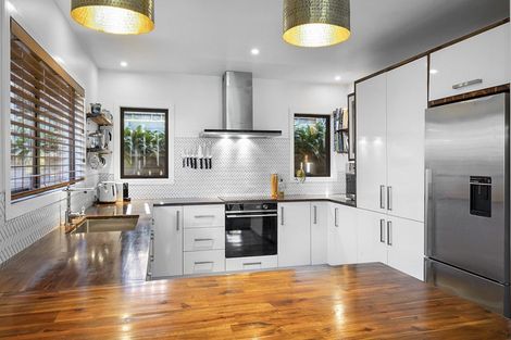 Photo of property in 4a Awanui Street, Merrilands, New Plymouth, 4312