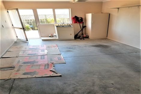 Photo of property in 240a Te Atatu Road, Te Atatu South, Auckland, 0610