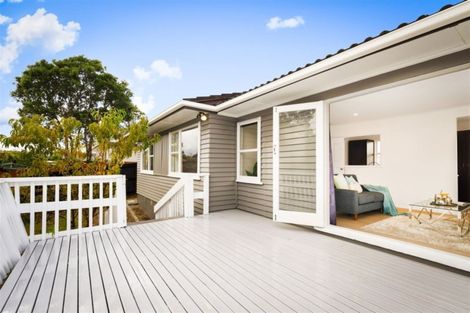 Photo of property in 15 Lendic Avenue, Henderson, Auckland, 0612