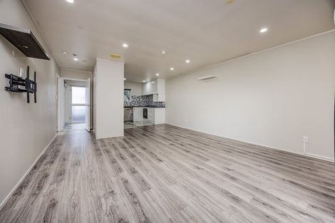 Photo of property in 2/60 Moncrieff Avenue, Clendon Park, Auckland, 2103