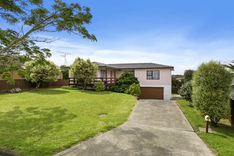 Photo of property in 8 Coubray Place, Botany Downs, Auckland, 2010