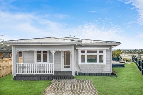 Photo of property in 75 Waimahia Avenue, Weymouth, Auckland, 2103